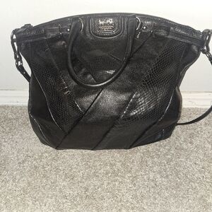 Coach Madison Lindsey Black Leather Hangbag